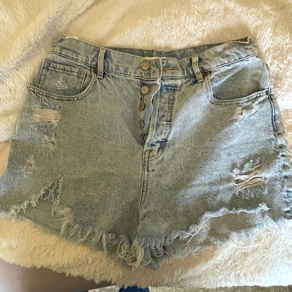 PacSun light wash distressed jean shorts